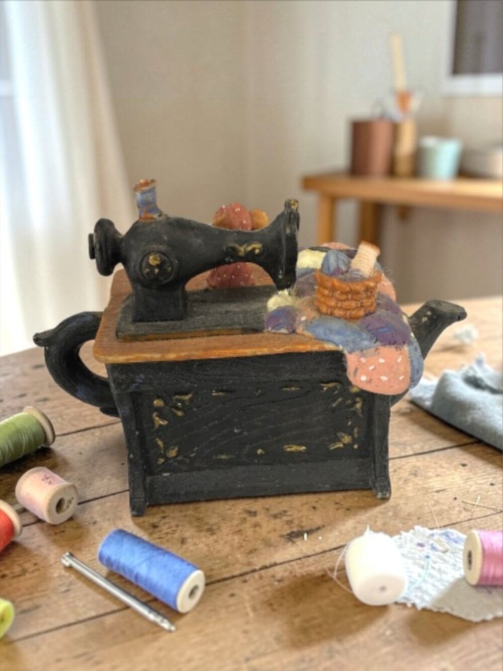 SAN FRANCISCO COMPANY -- Sewing Machine Music Box, Quilting Material, Winds Up